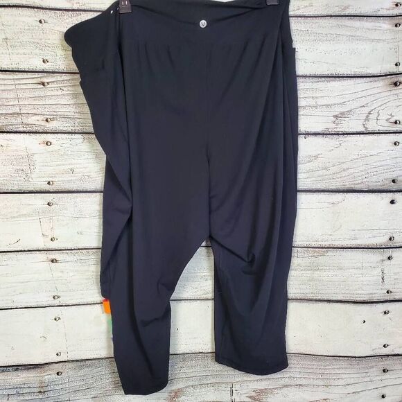 LIVI Lane Bryant 38/40 Capri Leggings Plus Size Soft Stretch Rainbow Bow Trim Bl - Picture 3 of 5